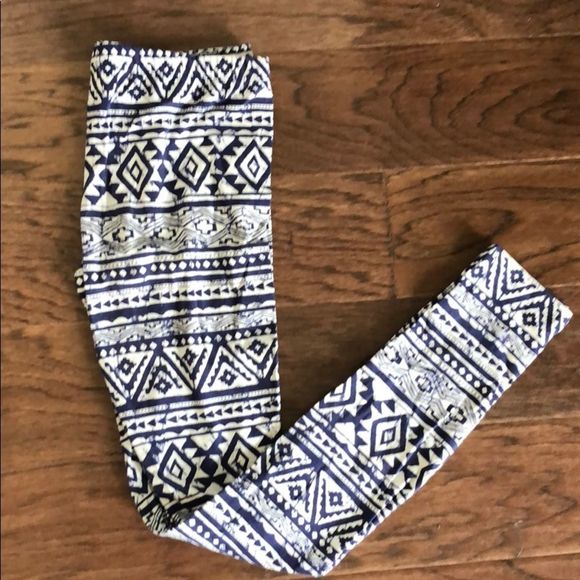 Blue & White Aztec Print Leggings - Picture 2 of 3